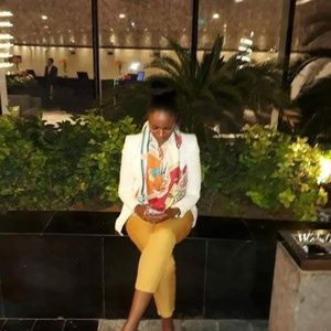 Meet your Posher, Akieva